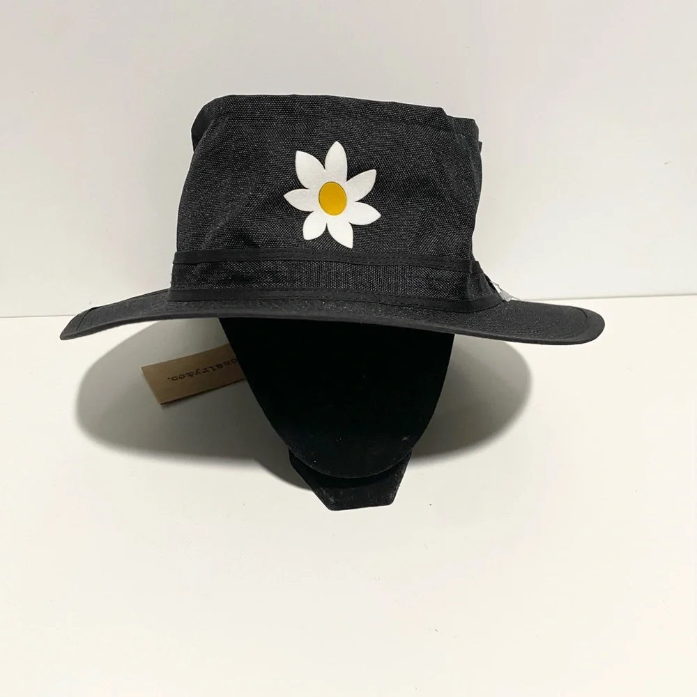 McNairy & Co.‎ Black Woody Daisy Fitted Bucket Hat Medium Nylon